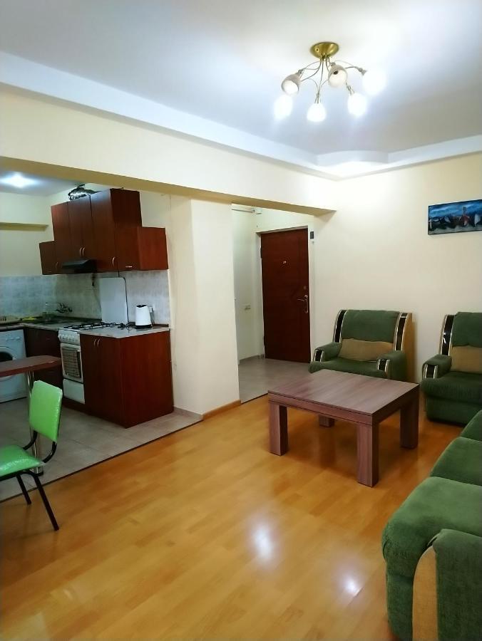 Zakyan Apartment Γιερεβάν Εξωτερικό φωτογραφία