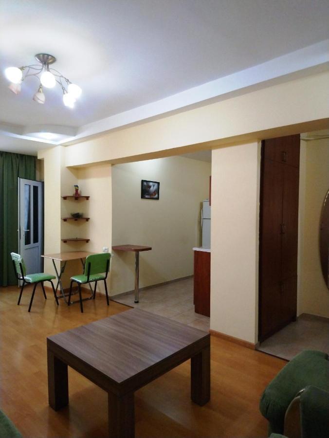 Zakyan Apartment Γιερεβάν Εξωτερικό φωτογραφία