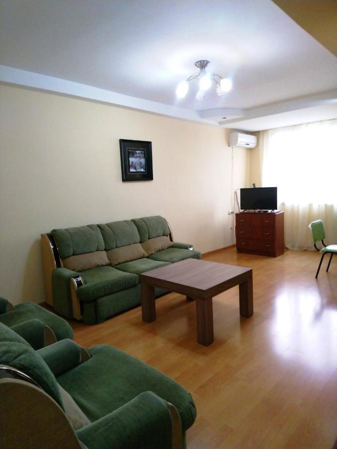 Zakyan Apartment Γιερεβάν Εξωτερικό φωτογραφία